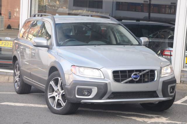 Volvo XC70 2.4 D5 [215] SE Lux 5dr Geartronic [Sat Nav] Estate Diesel Silver