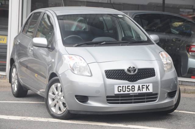 Toyota Yaris 1.3 VVT-i TR 5dr MMT Hatchback Petrol Silver