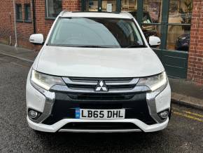 MITSUBISHI OUTLANDER 2015 (65) at Kinghams of Croydon Croydon